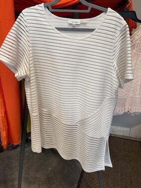 Calvin Klein Ivory Short-Sleeve Textured Wave Tee